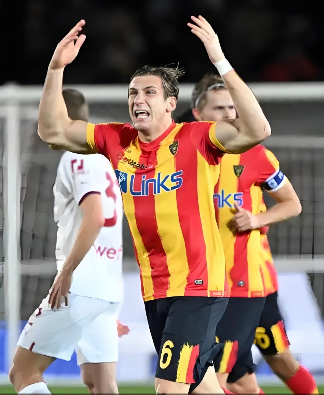 赛地聚焦——意甲赛前热度飙升,犹他爵士队长鼓劲,震撼外界,身体对抗强度拉满 赛地聚焦——意甲赛前热度飙升,犹他爵士队长鼓劲,震撼外界,身体对抗强度拉满